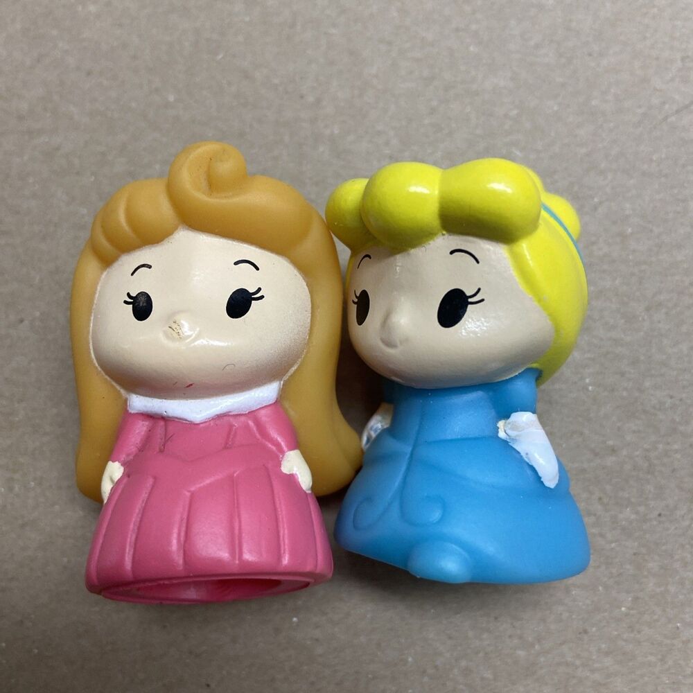 2 Disney Princess vinyl finger Puppets Cinderella and Rapunzel